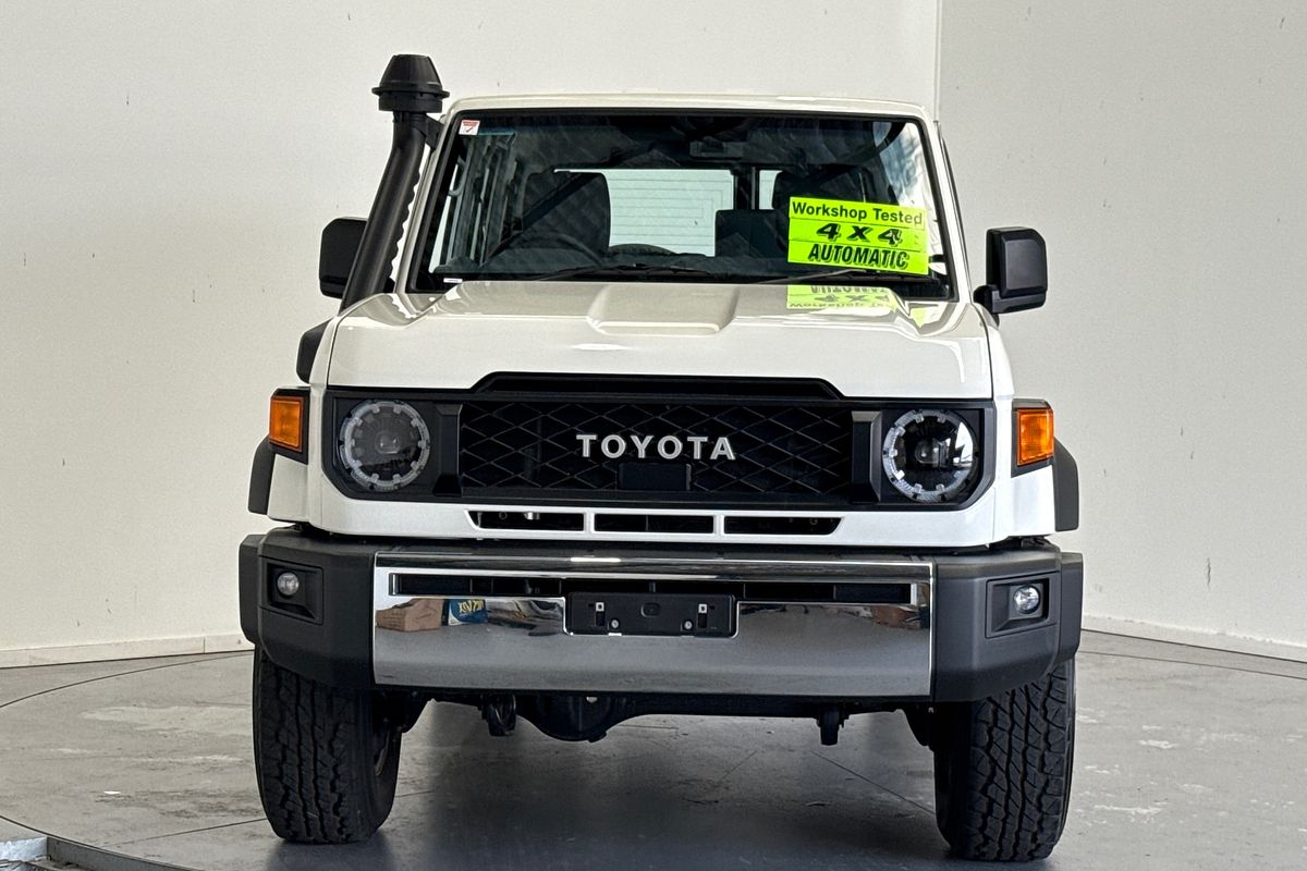 2025 Toyota Landcruiser GXL GDJL76R