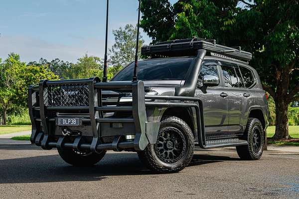 2024 Toyota Landcruiser Sahara FJA300R