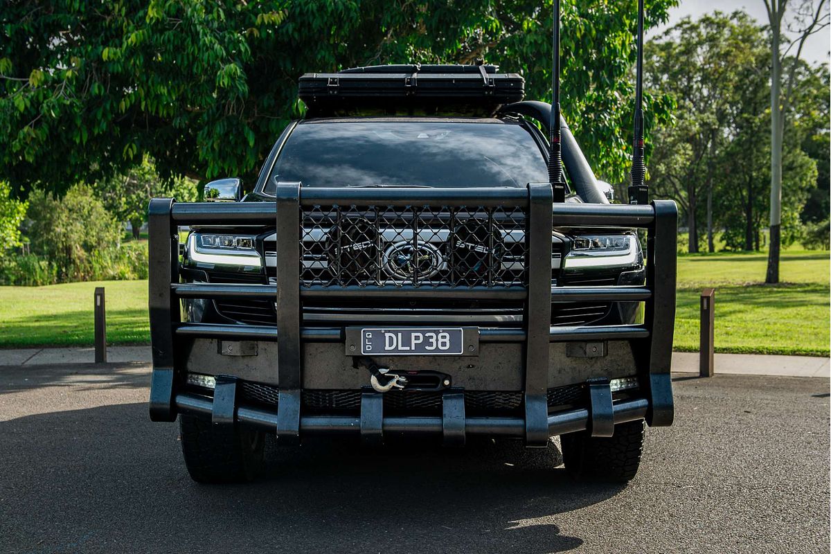 2024 Toyota Landcruiser Sahara FJA300R