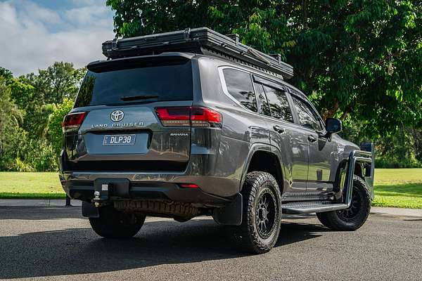 2024 Toyota Landcruiser Sahara FJA300R