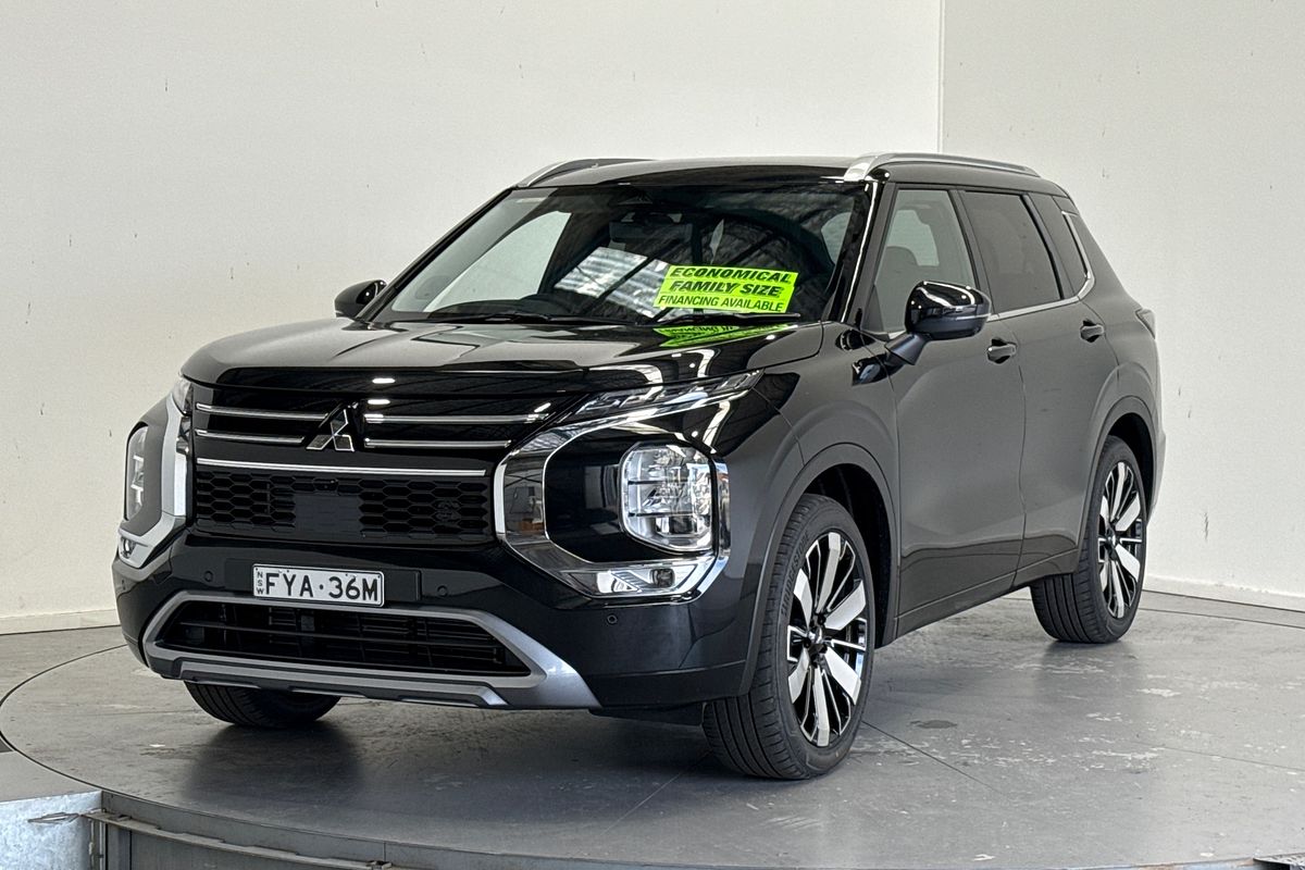 2025 Mitsubishi Outlander Exceed ZM