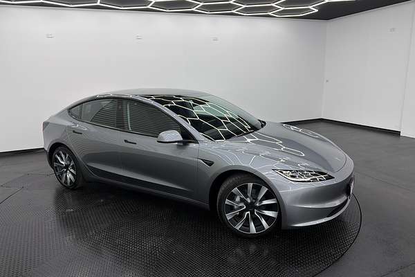 2025 Tesla Model 3 Rear-Wheel Drive
