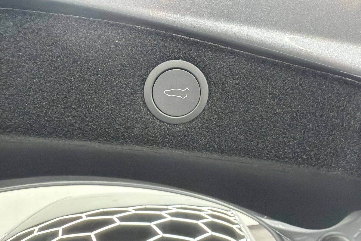 2025 Tesla Model 3 Rear-Wheel Drive