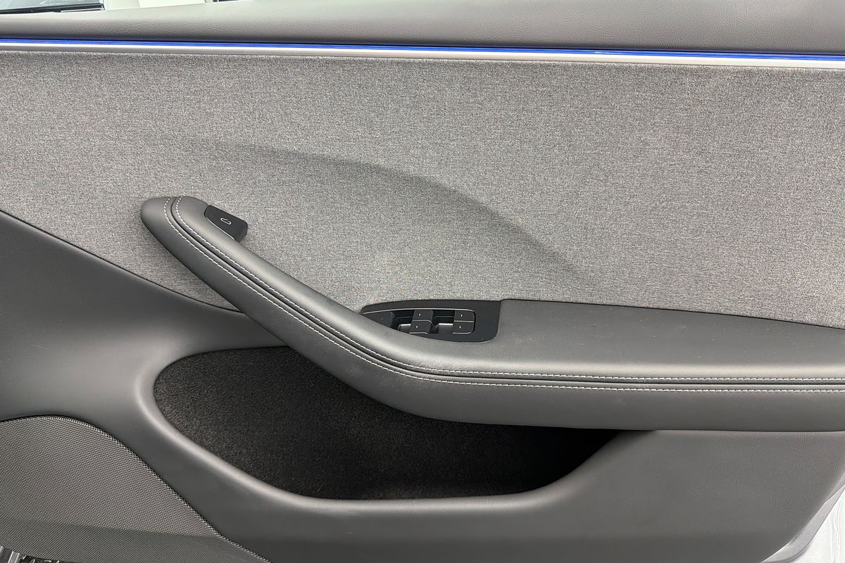 2025 Tesla Model 3 Rear-Wheel Drive