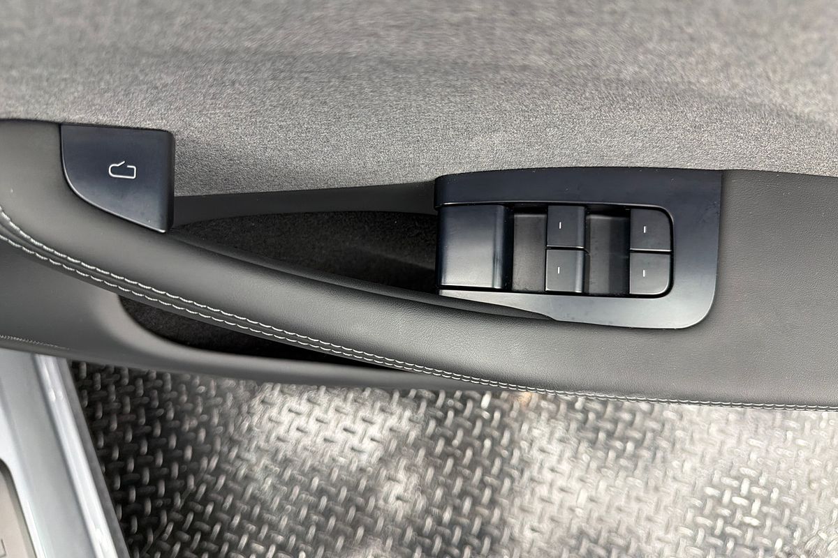 2025 Tesla Model 3 Rear-Wheel Drive