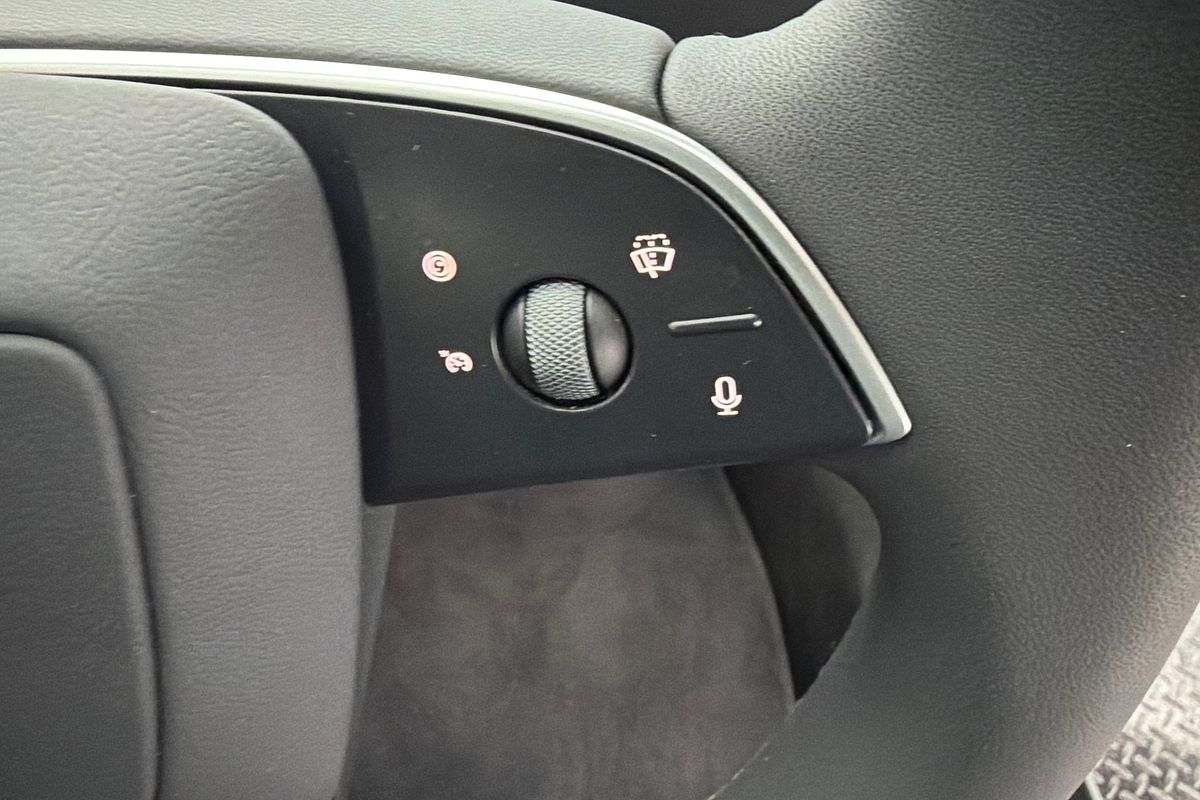 2025 Tesla Model 3 Rear-Wheel Drive