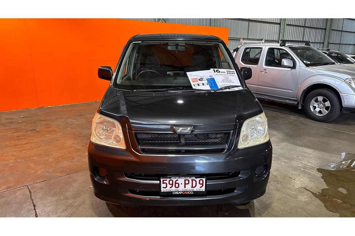 2004 Toyota Noah