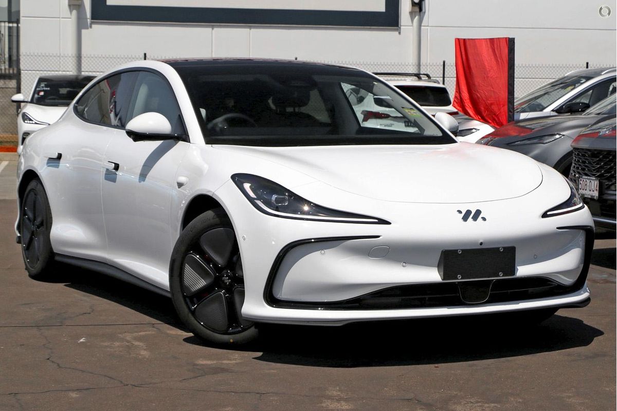 2025 MG IM5 Premium P12L