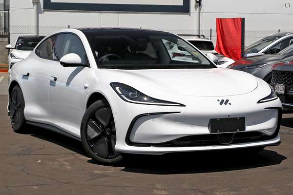 2025 MG IM5 Premium P12L