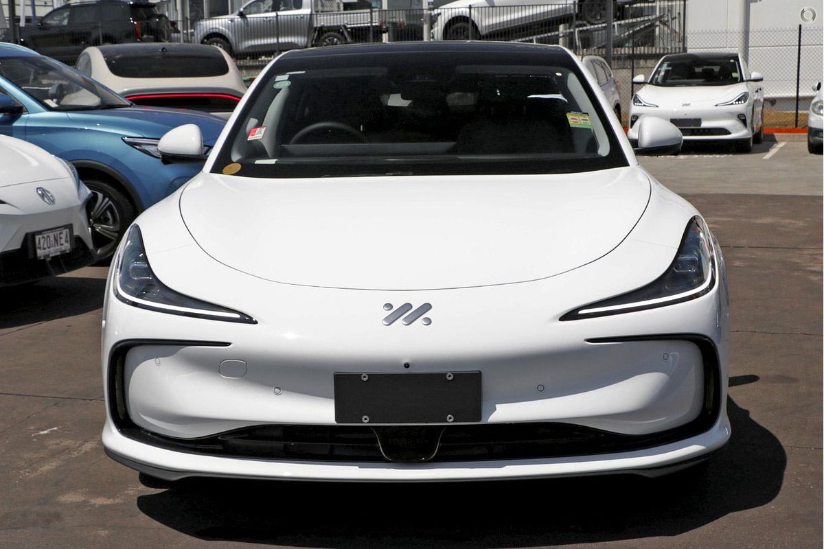 2025 MG IM5 Premium P12L