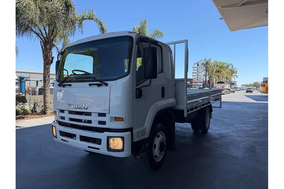 2013 Isuzu F Series FSS 550 4x4