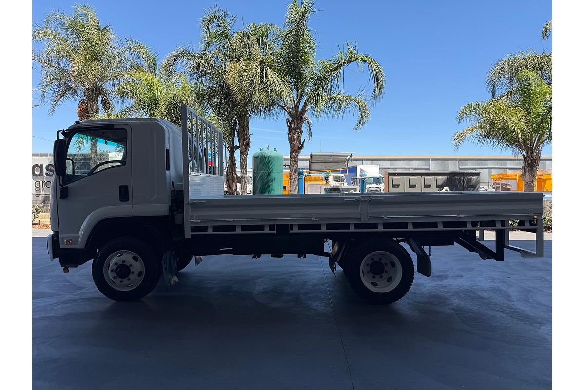 2013 Isuzu F Series FSS 550 4x4