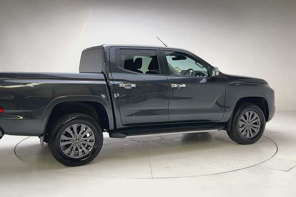 2025 Mitsubishi Triton GLS MV 4X4 thumb-2