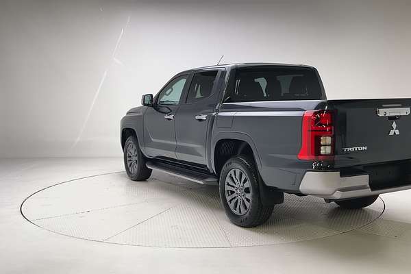 2025 Mitsubishi Triton GLS MV 4X4 thumb-8