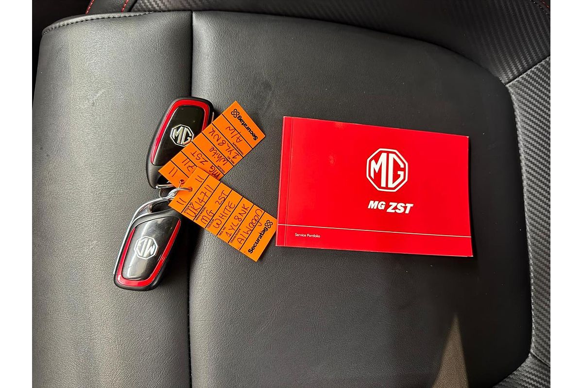 2023 MG ZST Essence