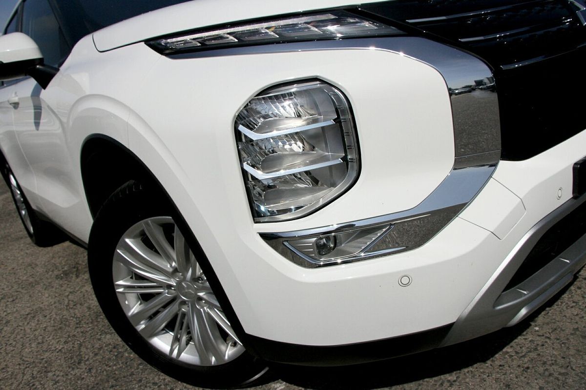 2023 Mitsubishi Outlander LS ZM