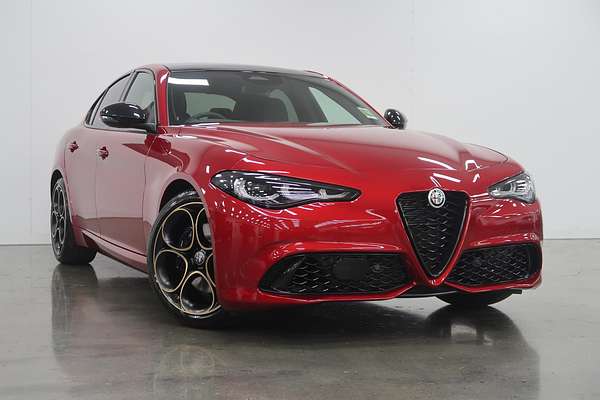 2025 Alfa Romeo Giulia Intensa Series 5