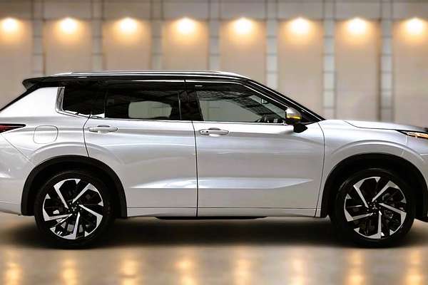 2024 Mitsubishi Outlander Exceed Tourer ZM