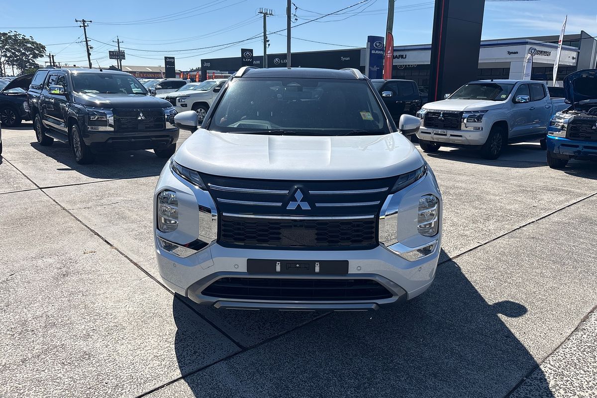2025 Mitsubishi Outlander Exceed Tourer ZM