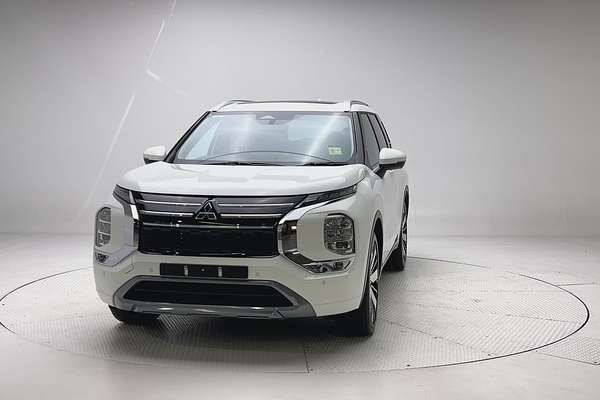 2025 Mitsubishi Outlander Exceed ZM thumb-2