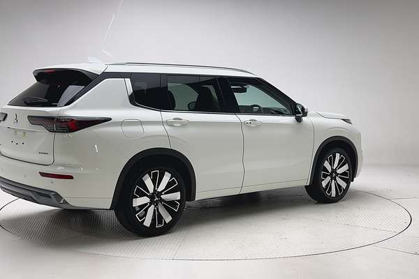 2025 Mitsubishi Outlander Exceed ZM thumb-7