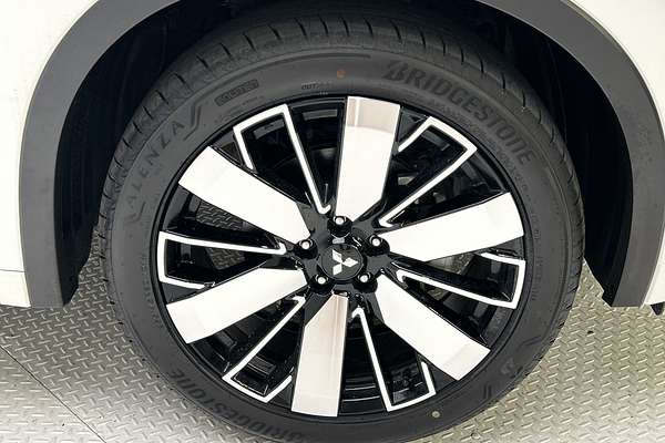 2025 Mitsubishi Outlander Exceed ZM thumb-9