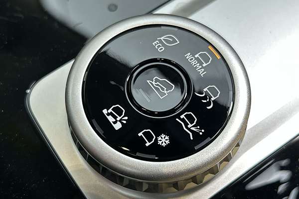 2025 Mitsubishi Outlander Exceed ZM thumb-16