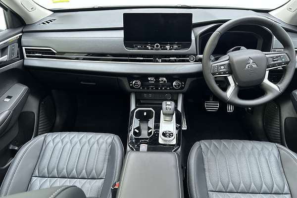 2025 Mitsubishi Outlander Exceed ZM thumb-19