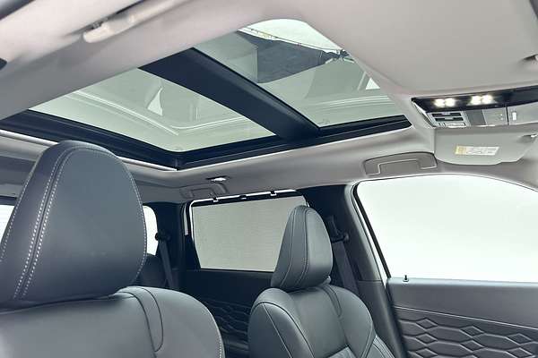 2025 Mitsubishi Outlander Exceed ZM thumb-25