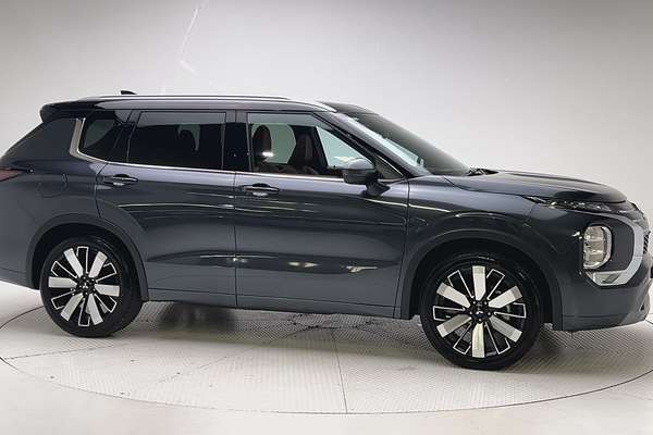 2025 Mitsubishi Outlander Exceed Tourer ZM thumb-3