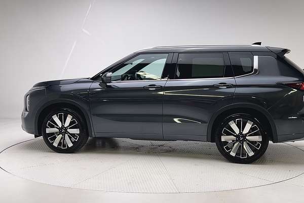 2025 Mitsubishi Outlander Exceed Tourer ZM thumb-7