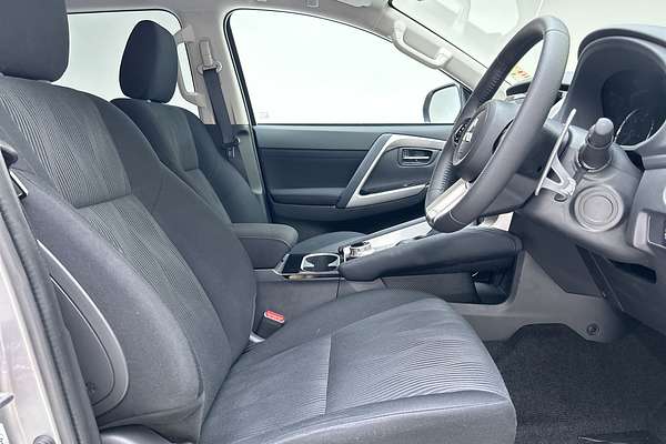 2024 Mitsubishi Pajero Sport GLS QG thumb-12