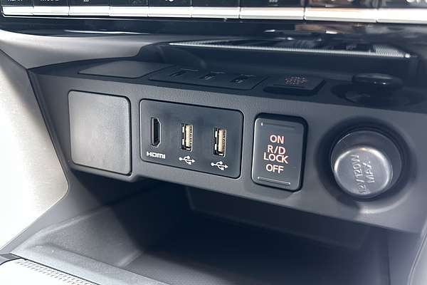 2024 Mitsubishi Pajero Sport GLS QG thumb-17