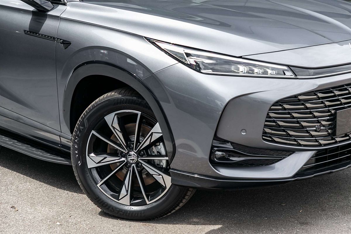 2025 MG HS Super Hybrid Essence AS33P