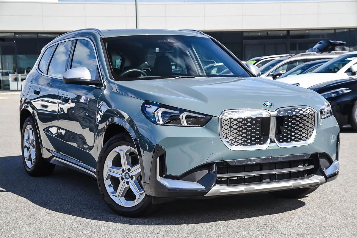 2025 BMW iX1 eDrive20 xLine U11