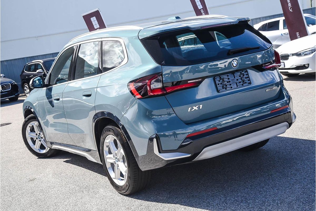 2025 BMW iX1 eDrive20 xLine U11