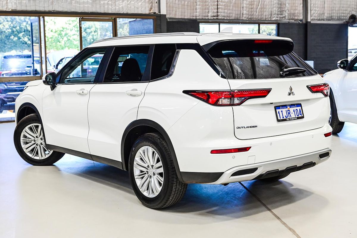 2024 Mitsubishi Outlander LS ZM