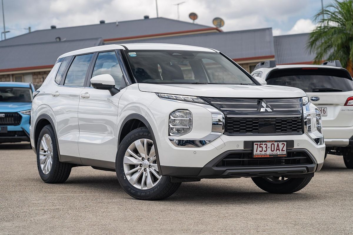 2025 Mitsubishi Outlander ES ZM