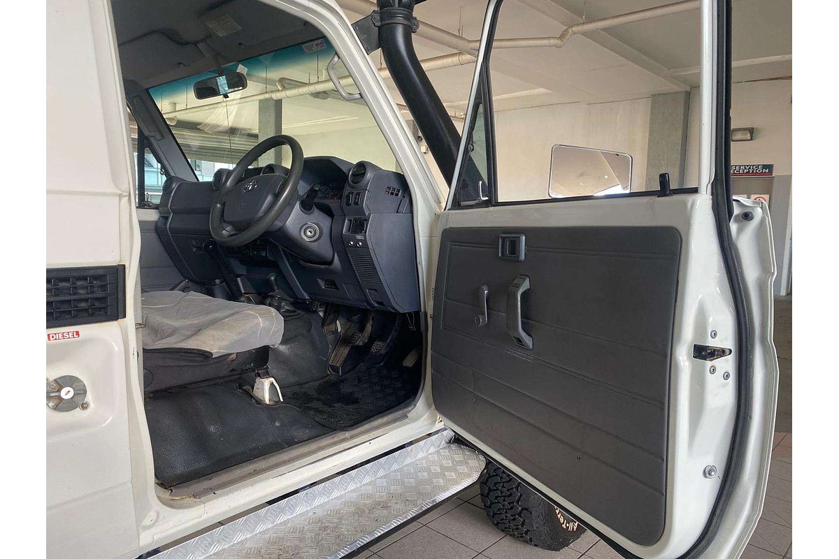 LANDCRUISER VDJ79R WORKMATE  MY13 