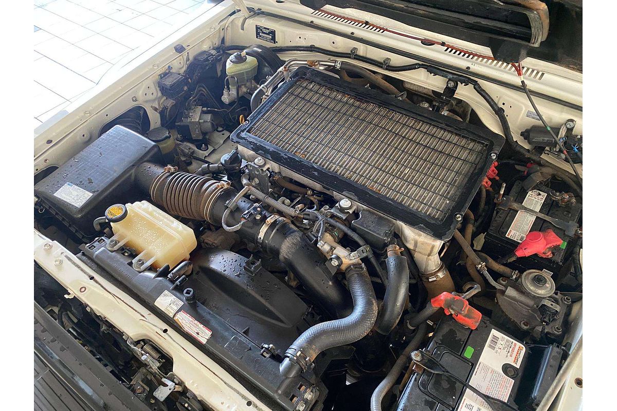 LANDCRUISER VDJ79R WORKMATE MY13