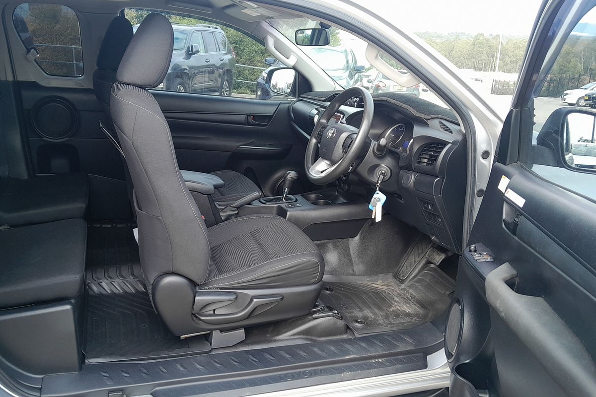 2018 Toyota Hilux SR (4x4) GUN126R MY19 4X4