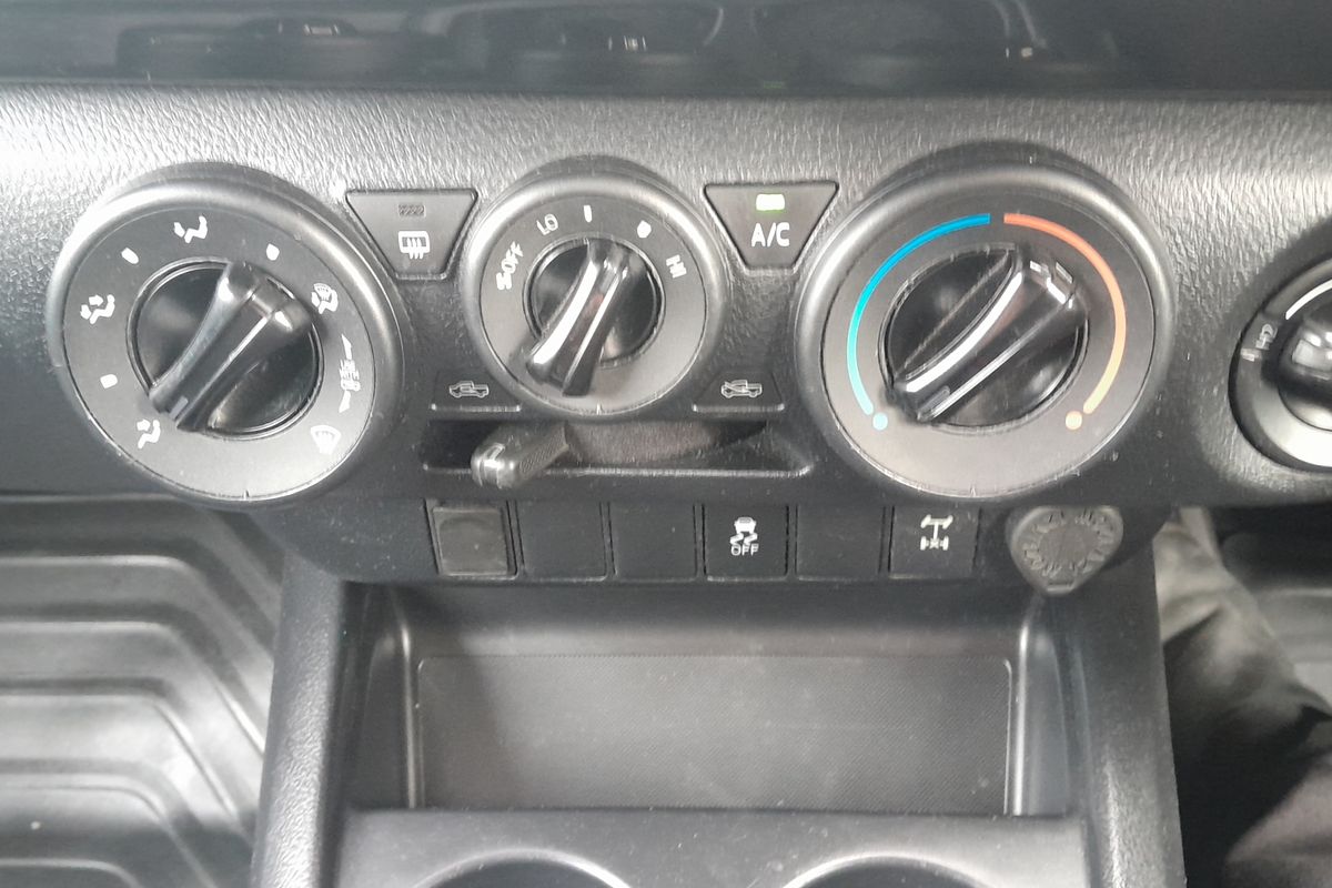 2018 Toyota Hilux SR (4x4) GUN126R MY19 4X4