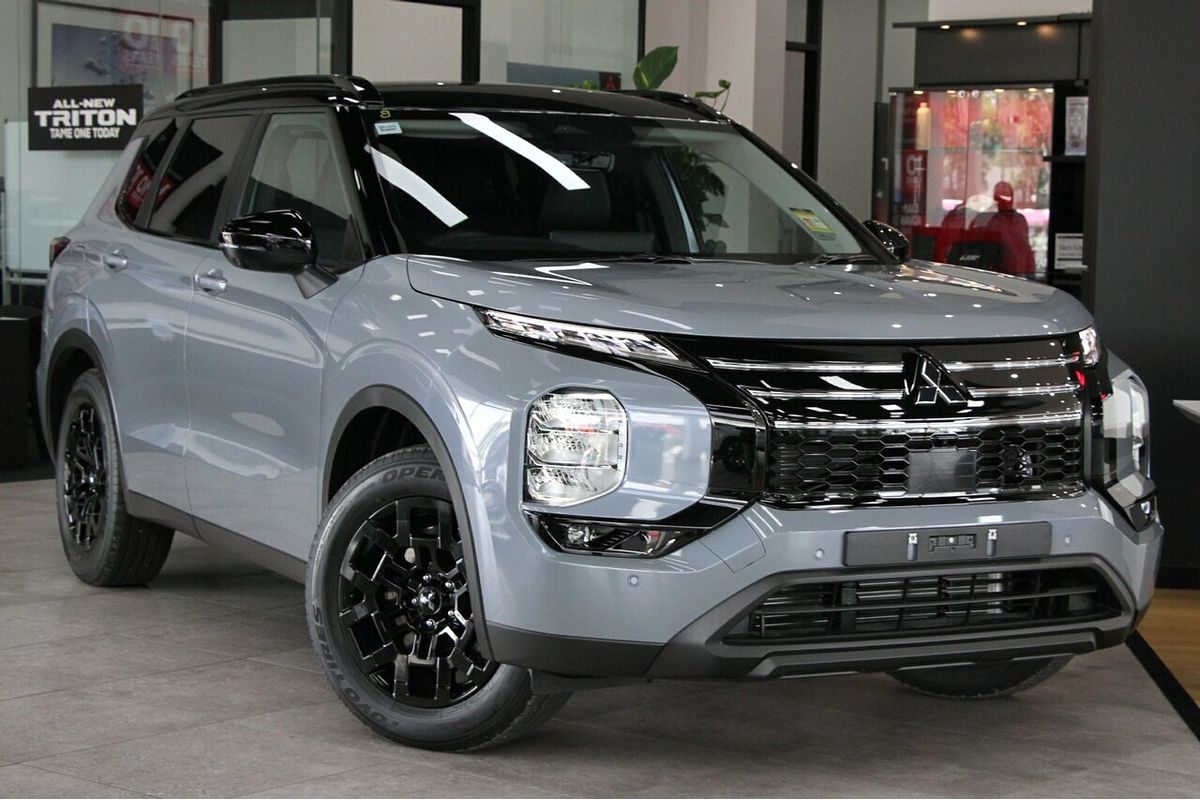 2025 Mitsubishi Outlander LS ZM