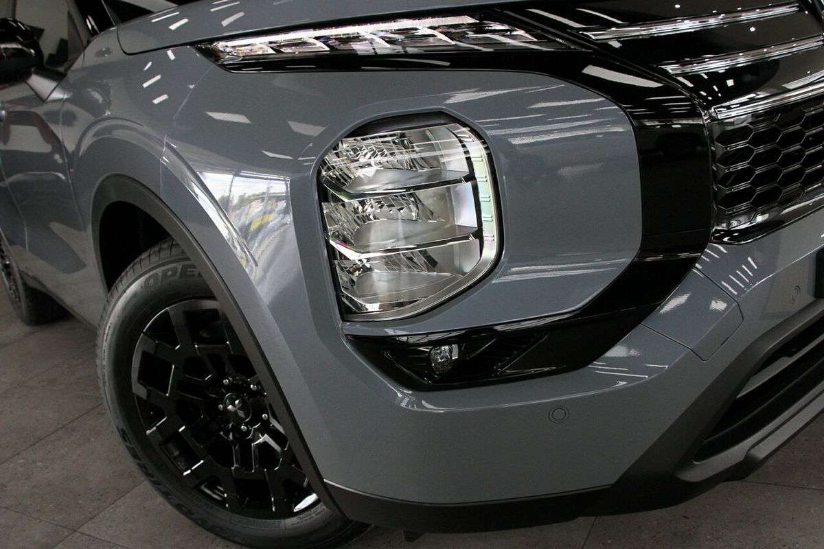 2025 Mitsubishi Outlander LS ZM