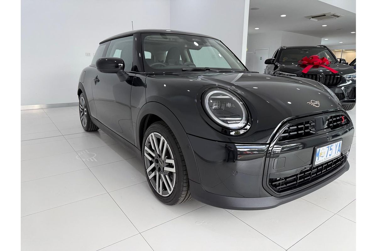 2025 MINI Cooper S Classic F66