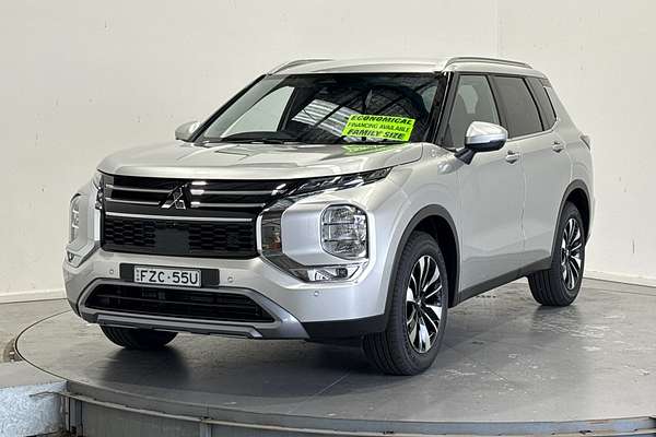 2025 Mitsubishi Outlander LS ZM