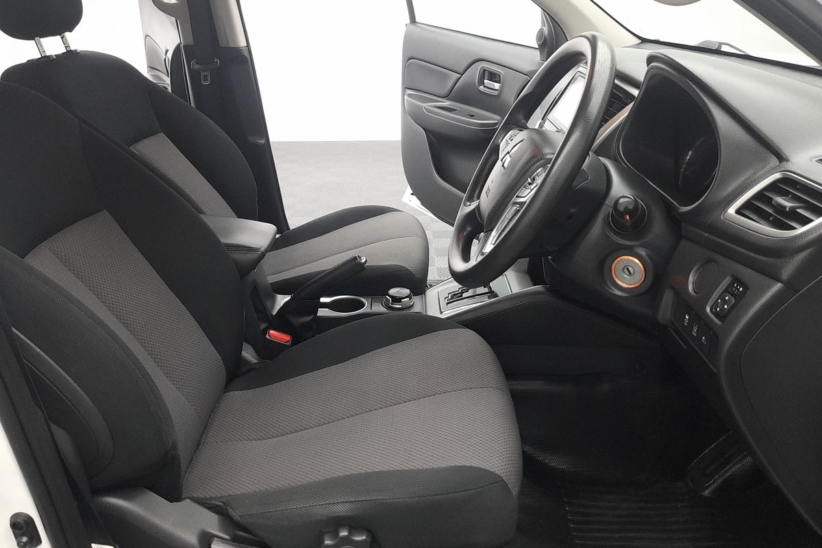 2023 Mitsubishi Triton GLX+ MR 4X4