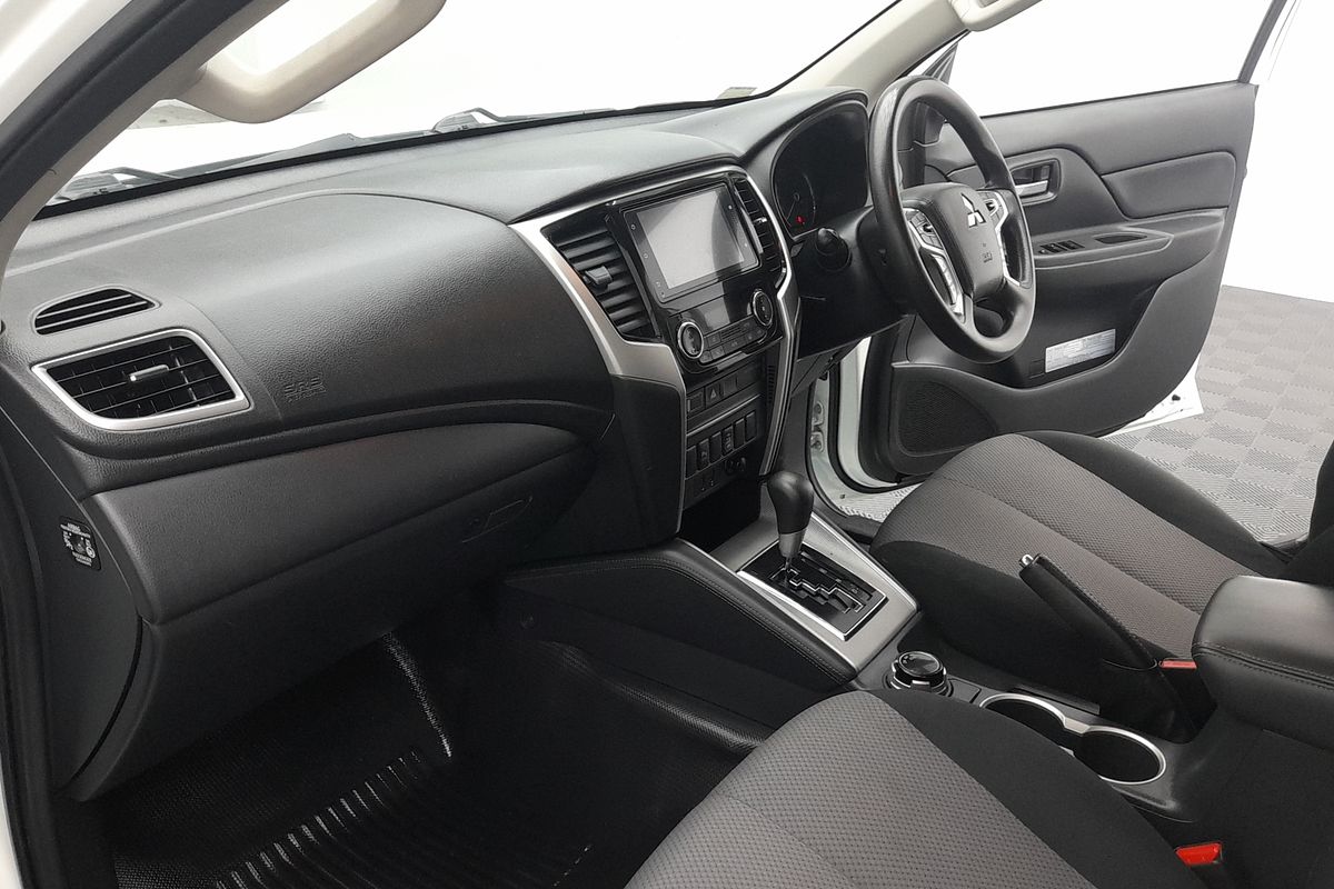 2023 Mitsubishi Triton GLX+ MR 4X4