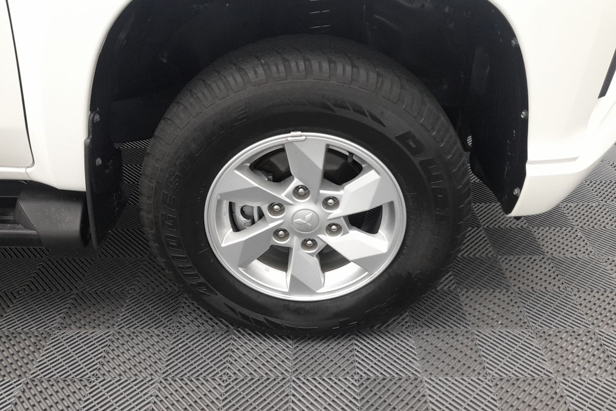 2023 Mitsubishi Triton GLX+ MR 4X4