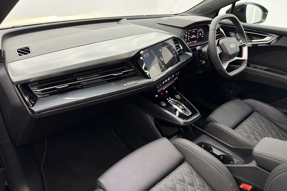 2024 Audi Q4 e-tron 55 F4